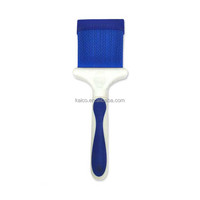 Kit de toilettage pour chien en plastique avec outil de démêlage et brosse pour l'entretien des poils d'animaux, modèle en stock 10892