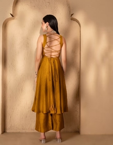 Kurta KV Mustard Deep Back Tie Up avec Palazzo - Product Image 5