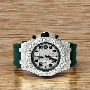 Montre chronographe Moissanite avec bracelet en caoutchouc durable, montre de sport Moissanite, montre à quartz légère pour un usage quotidien - Product Image 1