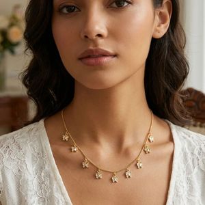 Collar con Colgante de Mariposa Chapado en Oro de 18K con Perla de Imitación y Circonita para Mujer - Product Image 5