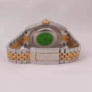 Montre à quartz de luxe pour homme avec boîtier en alliage, bracelet en acier inoxydable et moissanite, accents de diamants, résistance à l'eau 10 bars - Product Image 4