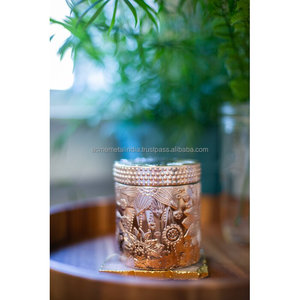 Tarro de cera para velas niquelado con diseño en relieve, lo mejor para regalos hechos de mesa y decoración del hogar en la India, colores personalizados disponibles - Product Image 1