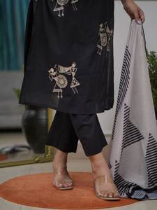 Collection de Kurti, pantalon et dupatta de qualité supérieure, 3 pièces, de marque Showroom - Product Image 2