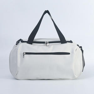 Sac de voyage noir de bonne qualité, tendance, avec logo personnalisé, imperméable, pour femmes et hommes, grand sac de sport classique et durable - Product Image 2