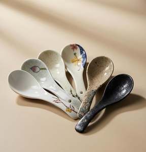 Cuillères en céramique faites à la main et peintes style Wabi-Sabi, cuillères à pudding pour hôtel et restaurant, cuillères à soupe à long manche pour nouilles Lamian - Product Image 1