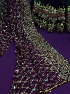 Elegante Vestido Afgano Kuchi de Terciopelo Color Granate Oscuro con Bordado Dorado Lujoso, Manga Murciélago, Largo hasta el Suelo, Estilo Bohemio - Product Image 5