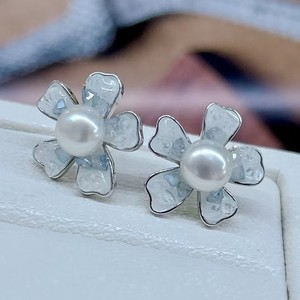 ต่างหูมุกดีไซน์เรียบหรู ดูแพง ดีไซน์ดอกไม้คริสตัลโลกน้ำแข็ง คุณภาพสูง - Product Image 5