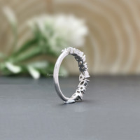 Bague de mariage classique en or blanc 14 carats plaqué platine, style demi-éternité, avec moissanite taille marquise 0,68 TCW, idéale pour un anniversaire