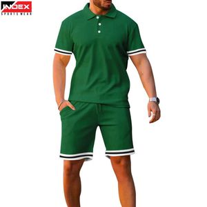Ensemble élégant polo et short pour homme – Tenue de sport athlétique confortable en tissu à séchage rapide pour l'entraînement, la gym et la course à pied - Product Image 1