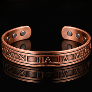 Brazalete Terapéutico Magnético Abierto de Cobre Puro con Números Romanos Grabados, Joyería Metálica Exquisita - Product Image 1