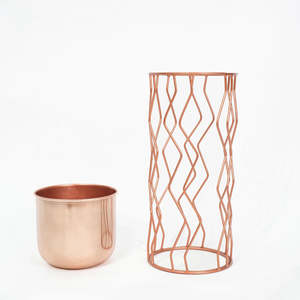 Jardinière en métal finition cuivre avec support en fil métallique à prix de gros - Product Image 3