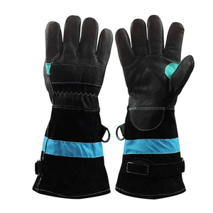 Gants de pompier conçus avec des matériaux robustes, un intérieur confortable et une paume renforcée pour l'entraînement à la sécurité incendie - Product Image 1