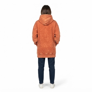 Sudadera con Capucha Oversize de Felpa para Mujer, Color Naranja con Lavado Ácido, Estilo Casual Urbano - Product Image 2