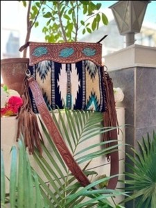 Bolsos de tela azteca bohemios con flecos y grabados a mano, estilo silla de montar, colección elegante, bolsos de gran venta para mujer - Product Image 1