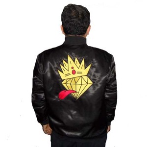 Patchs brodés personnalisés, broderie vintage 3D, veste varsity en satin, haute qualité, 100% polyester, séchage rapide, personnalisable pour homme - Product Image 1