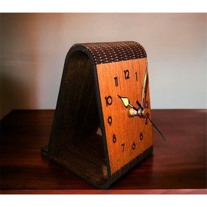 Horloge de bureau en bois la plus vendue, forme géométrique, mouvement à quartz, affichage à aiguilles, silencieuse, sans tic-tac, design rustique - Product Image 1