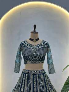 L'élégance rencontre la tradition : couleur Mehndi associée à un dupatta magnifiquement brodé multicolore, parfait pour les occasions festives. - Product Image 6