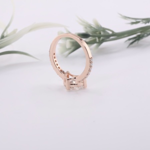 Anillo de compromiso y boda de lujo en oro rosa con diamante cultivado en laboratorio de corte media luna, engaste pavé con punta en V, solitario, regalo para mujer - Product Image 3