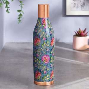 Botella de agua metálica con diseño floral, tapa de cobre, portátil, para viajes, artículos para beber, Ayurveda, yoga, botella de cobre, cobre pulido antiguo. - Product Image 1