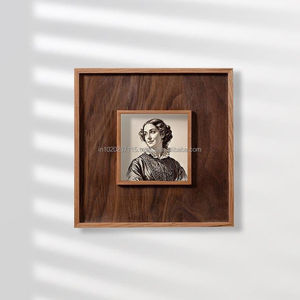 Marco de fotos decorativo de madera tallada para decoración de pared de estilo bohemio con motivos artísticos, detalles artesanales y ambiente ecletico. - Product Image 5