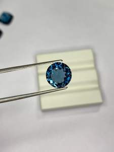 Piedra suelta facetada natural de topacio azul de Londres de 5 mm y 10 mm, corte brillante redondo, para la fabricación de joyas. - Product Image 5