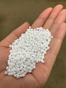 Granulés de plastique de haute qualité en CaCO3 blanc pour film PE PP - Product Image 1