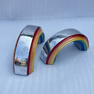 โกศบรรจุอัฐิสัตว์เลี้ยงรูปเท้าสัตว์แบบโมเดิร์น ขนาด 12 นิ้ว ลายเรนโบว์บริดจ์แองเจิล ทำจากอะลูมิเนียม สลักลายได้ สำหรับเก็บอัฐิ-สามารถปรับขนาดได้ รุ่นปีใหม่ - Product Image 1