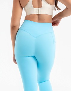 Nouvelle conception personnalisée bleu ciel OEM Ensemble 2 pièces pour femme : haut court uni et leggings taille haute doux, extensibles et compressifs - Product Image 5