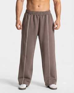 Ensemble de survêtement personnalisé pour homme, couleur moka, coupe oversize avec détails contrastants, en molleton de coton de qualité supérieure, comprenant un sweat à capuche et un pantalon de survêtement à jambes larges, vente en gros - Product Image 4