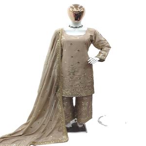 El último diseñador de seda pura Chinon con trabajo de secuencia de bordado pesado Kurti Set de FabZone - Product Image 1