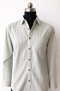 Camisa de algodón a rayas con estampado a mano |   Camisa Verde y Blanca con Botones |   Camisa Unisex Hecha a Mano por Artesanos |   Top de Moda Sostenible - Product Image 2