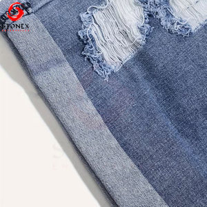 Shorts de Mezclilla High Mom con Bordes Deshilachados, Estilo Desgarrado Azul Claro, Transpirables, Ecológicos, de Secado Rápido, a la Moda para Mujer - Product Image 4