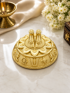 Ídolo de Vishnu Padam chapado en latón puro de Jaipur Metals |   100% Latón |   5 x 5 x 2 cm |   38 g |   Pooja, Decoración para Templos y Regalos - Product Image 1