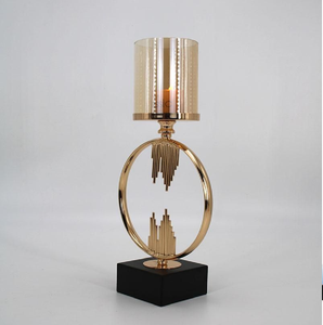 Porte-bougie industriel en or avec cylindres en verre hauts sur bases noires. Disponible aux prix de gros. - Product Image 3