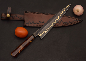 Cuchillo de Cocina de Acero de Damasco Hecho a Mano con Hoja Grabada, Cuchillo Utilitario con Mango de Resina y Funda - Product Image 4