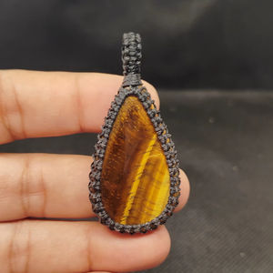 Pendentif en macramé œil de tigre avec cabochons en pierres précieuses naturelles, pendentif en macramé fait main, lot mixte - Product Image 1