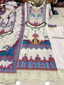 Exquisito Conjunto de Kurti de Diseño en Seda Muselina Cruzada para Fiestas - Estilo Indio y Pakistaní Listo para Enviar - Product Image 5