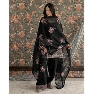 Dernier modèle de costume Farshi Plazo de créateur avec broderie de sequins, doublure micro douce, vêtement ethnique haut de gamme pour mariage, festival, fête - Product Image 1