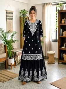 Conjunto de Kurta Sharara Bordado para Mujer, Ropa Étnica de Diseñador, Ropa de Fiesta, Traje Tradicional Indio Salwar con Bordado Blanco Intenso - Product Image 2