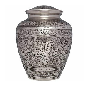 Urnes funéraires en laiton de bonne qualité pour cendres humaines, urnes métalliques pour femmes et hommes avec gravure noire et dorée - Product Image 4