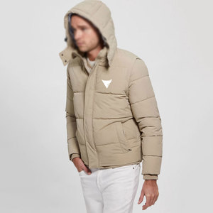 Veste matelassée légère et respirante pour sports d'hiver, avec logo frontal, idéale pour l'entraînement de football - Product Image 2