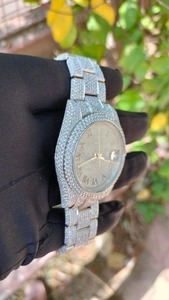 Reloj de Diamantes Moissanite con Números Completamente Adornados, Reloj de Acero Inoxidable para Hombre y Mujer para Fiestas - Product Image 4