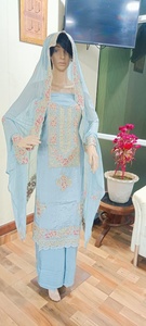 Tissu brodé non cousu et lavable avec travail Zarkan fait main, vêtements traditionnels modernes pour les occasions festives et de fête - Product Image 2