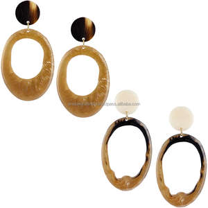 Pendientes Artesanales de Cuerno Natural con Diseño de Cadena Elegante y Pulido, Pendientes Colgantes de Moda para Regalo, Artesanía Natural - Product Image 4