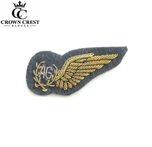Insignia Decorativa de Oro Hecha a Mano para Solapa de Blazer, Accesorio para Solapa de Blazer - Product Image 5