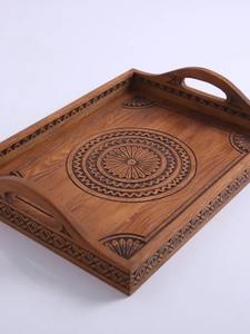 Plateau de service en bois naturel artisanal, best-seller, pour servir des aliments, du thé, du café et des petits-déjeuners à la maison, disponible à la vente - Product Image 5