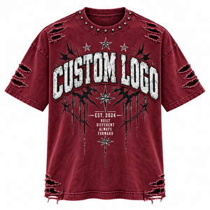Camiseta Oversize para Hombre con Efecto Desgastado, Cuello con Tachuelas Color Borgoña, Manga Corta, Cuello Redondo, Estilo Urbano, Estampado de Letras - Product Image 3
