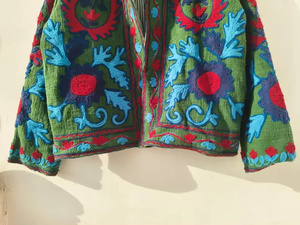 MONIT MARKETING Veste bomber en velours de coton unique Suzani, style bohème, à fleurs, pour femmes, automne/hiver, réversible, vintage - Product Image 2