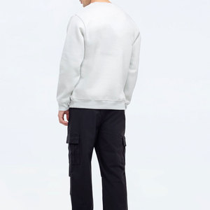 เสื้อสเวตเชิ้ตคอกลมสีขาวพรีเมียมสำหรับฤดูหนาว ผ้าฝ้ายฟลีซเนื้อนุ่ม ปักลายสตรีทแวร์ สกรีนโลโก้ได้ตามสั่ง ผลิตจากโรงงานโดยตรง - Product Image 6