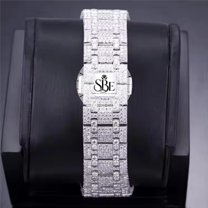 Montre en acier inoxydable de qualité supérieure avec diamants en moissanite, cadran en cristal saphir, mouvement ETA, résistance à l'eau 3BAR, design durable - Product Image 3